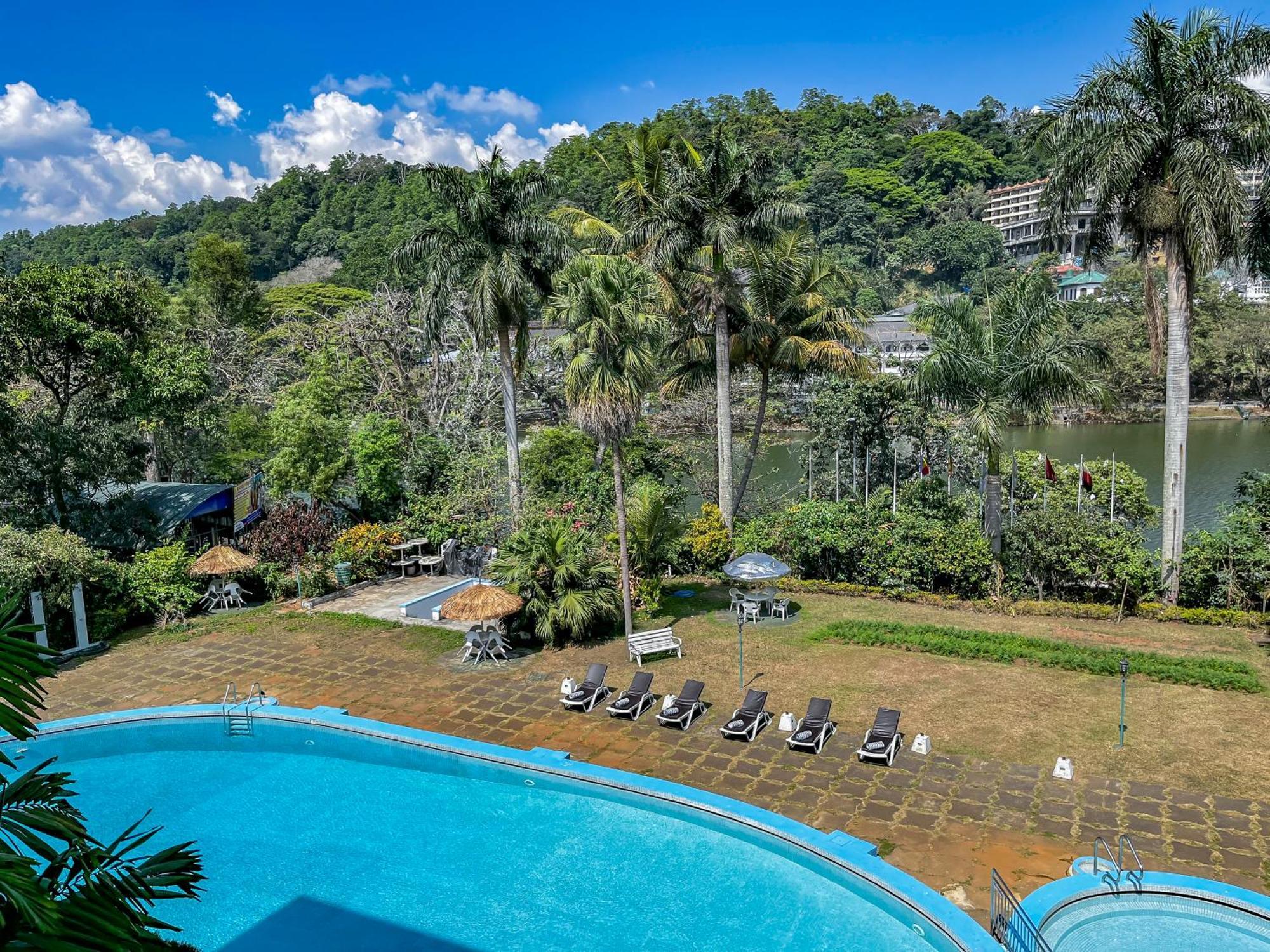 Hotel Suisse Kandy Eksteriør billede