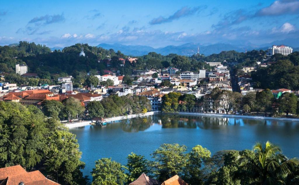 Hotel Suisse Kandy Eksteriør billede