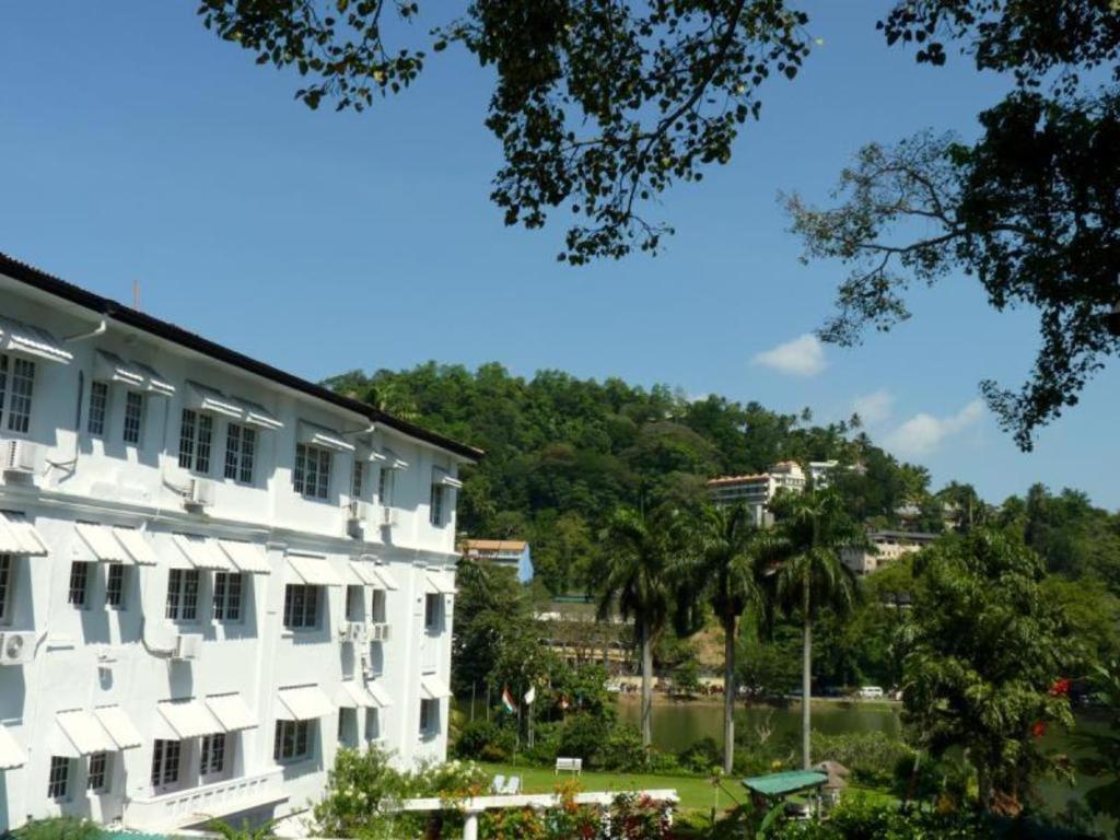 Hotel Suisse Kandy Eksteriør billede